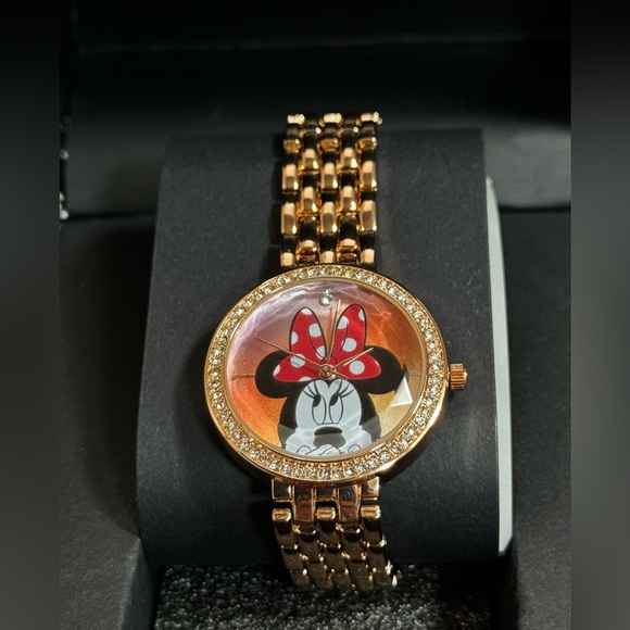 Disney Minnie Womens rose-gold Tone Bracelet Watch -NEW - Picture 13 of 13